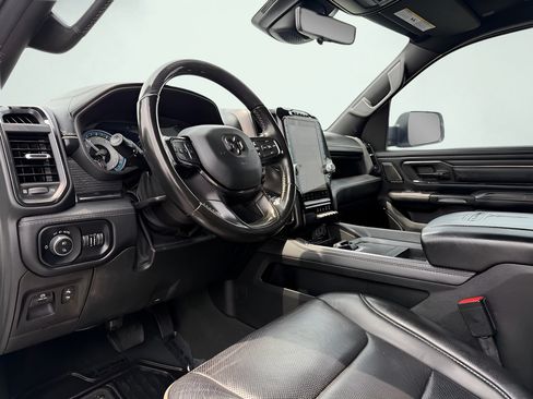 Used 2022 RAM 1500 Limited AWD/4WD image 2