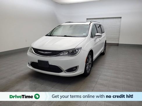 Used 2017 Chrysler Pacifica Limited FWD image 1