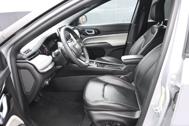 Used 2025 Jeep Compass Limited AWD/4WD image 19