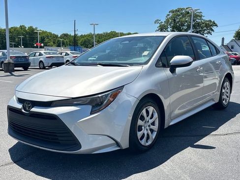 Used 2023 Toyota Corolla LE FWD image 7