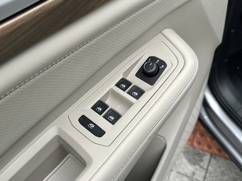 New 2026 Volkswagen Atlas SE image 11