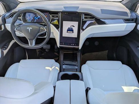 Used 2018 Tesla Model X 75D AWD/4WD image 19