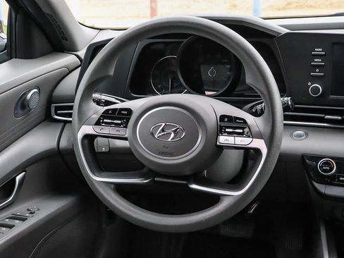 Used 2023 Hyundai Elantra SEL FWD image 21