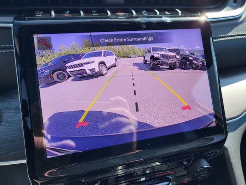 New 2025 Jeep Grand Cherokee L Limited w/ Black Appearance Package image 19