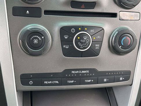 Used 2014 Ford Explorer XLT AWD/4WD image 18
