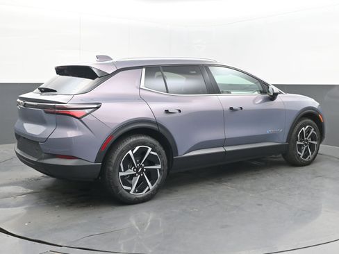 New 2026 Chevrolet Equinox EV LT FWD image 9