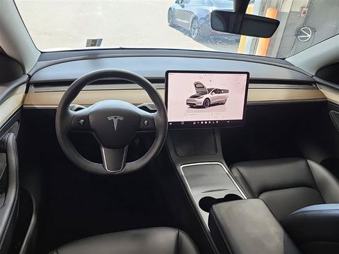 Used 2023 Tesla Model Y Long Range AWD/4WD image 7