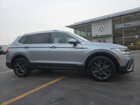 Certified 2023 Volkswagen Tiguan SE w/ Panoramic Sunroof Package image 1