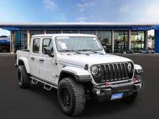 Used 2022 Jeep Gladiator Overland w/ Popular Equipment Package AWD/4WD 360° Tour