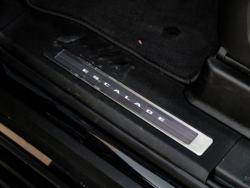 Used 2025 Cadillac Escalade V image 41