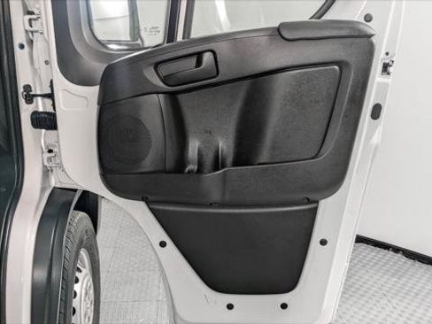 Used 2025 RAM ProMaster 2500 w/ U-Haul Equipment Group FWD image 18