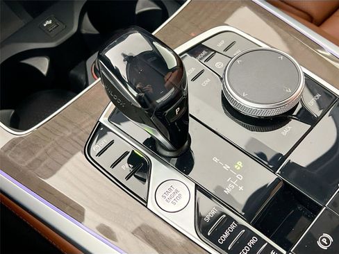 Used 2021 BMW X5 xDrive40i w/ M Sport Package image 18