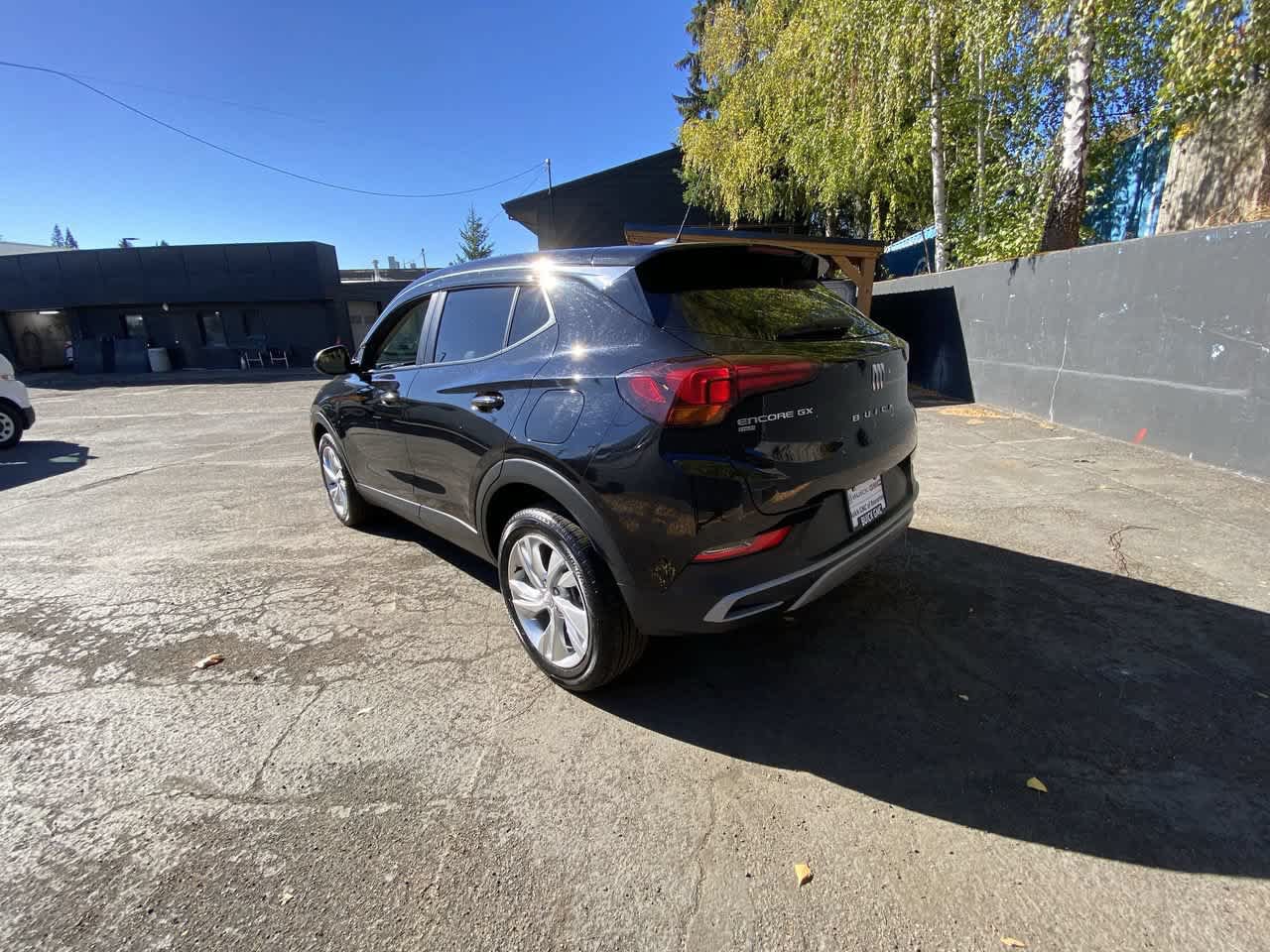 Used 2024 Buick Encore GX Preferred w/ Comfort Package AWD/4WD image 4