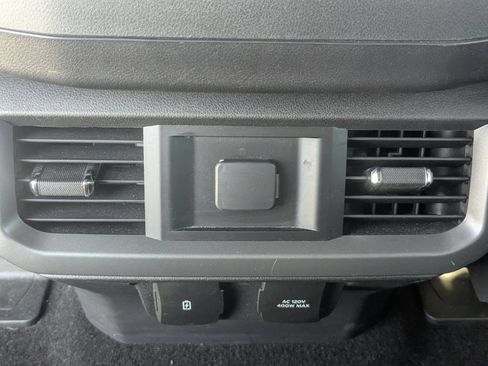 Used 2021 Ford F150 Lariat RWD image 33