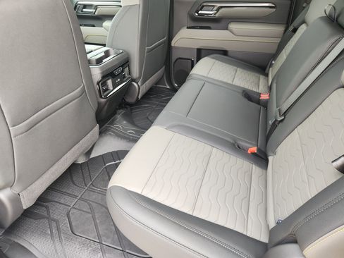 New 2026 Chevrolet Silverado 2500 ZR2 image 31