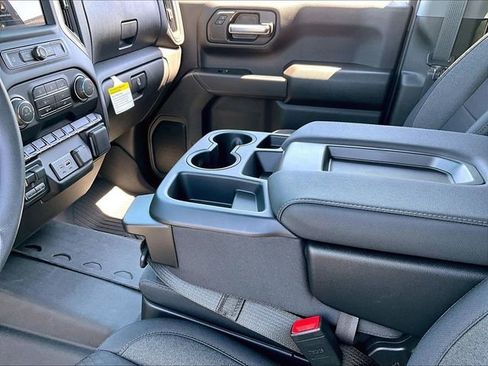 New 2026 Chevrolet Silverado 1500 Custom Trail Boss w/ LPO, Dark Essentials Package AWD/4WD image 13