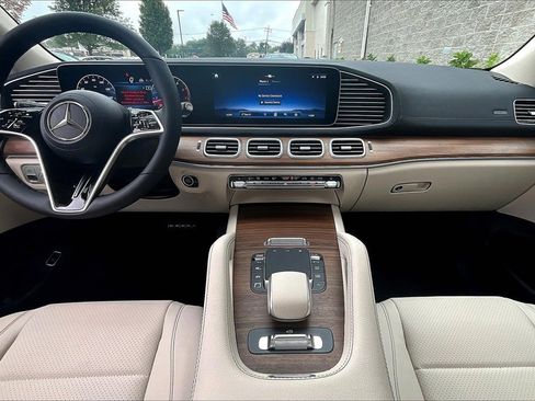 New 2026 Mercedes-Benz GLS 450 4MATIC image 5