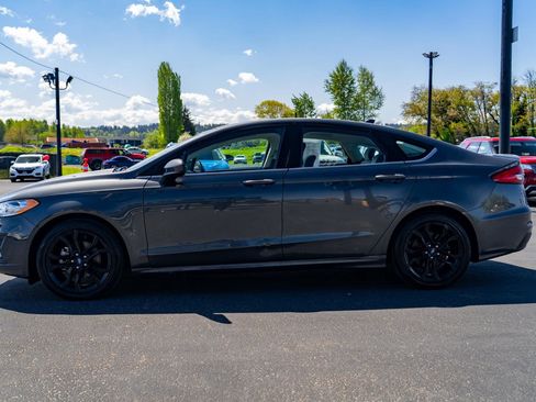 Used 2019 Ford Fusion SE w/ Equipment Group 151A FWD image 13