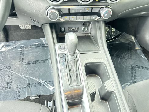 Used 2024 Nissan Sentra SV FWD image 18