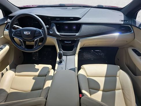 Used 2017 Cadillac XT5 Premium Luxury w/ LPO, Wheel Lock Package AWD/4WD image 9