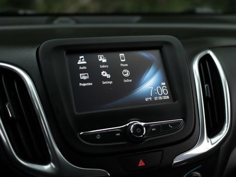 Used 2018 Chevrolet Equinox LT FWD image 13