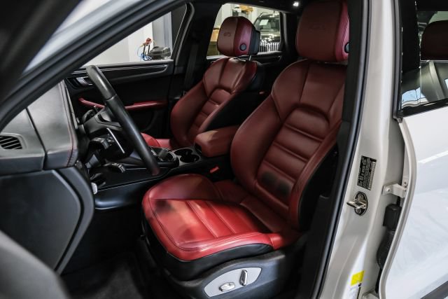 Used 2022 Porsche Macan GTS AWD/4WD image 29