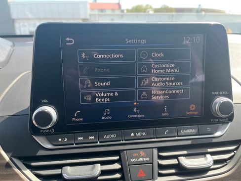 Used 2025 Nissan Altima 2.5 SV FWD image 20