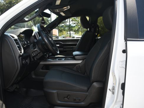Used 2024 RAM 2500 Big Horn w/ Night Edition AWD/4WD image 7