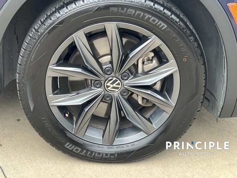 Used 2023 Volkswagen Tiguan SE FWD image 4
