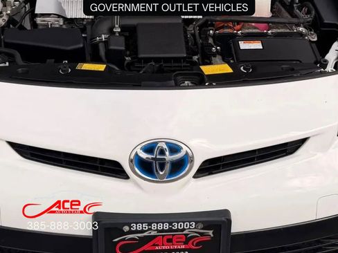 Used 2014 Toyota Prius One image 11