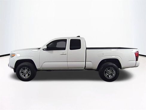 Used 2022 Toyota Tacoma SR AWD/4WD image 8