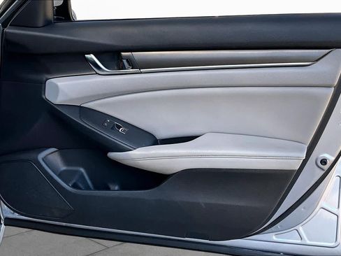 Used 2019 Honda Accord LX image 22