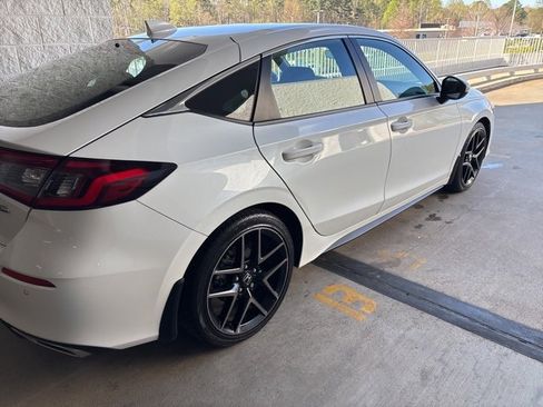 Used 2022 Honda Civic Sport Touring image 8