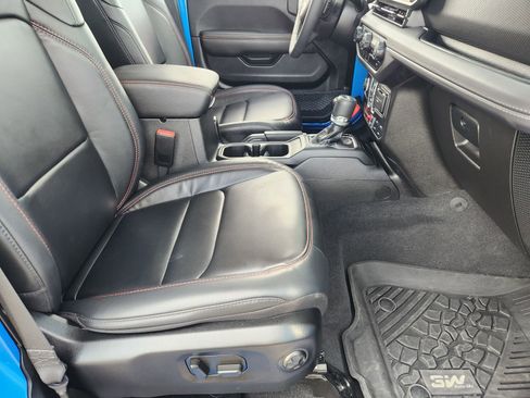 Used 2025 Jeep Wrangler Unlimited Rubicon image 17