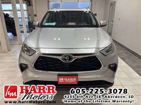 Used 2022 Toyota Highlander Limited image 6