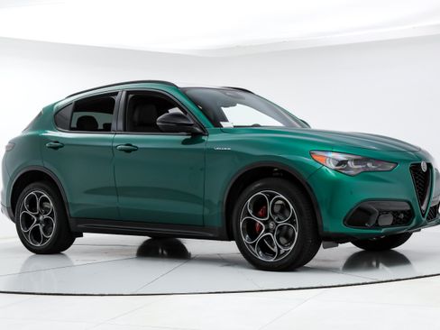 New 2026 Alfa Romeo Stelvio Sprint w/ Convenience Package AWD/4WD image 7