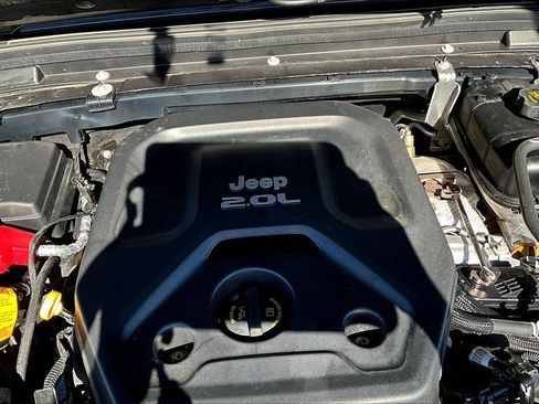 Used 2021 Jeep Wrangler Unlimited Sport image 32