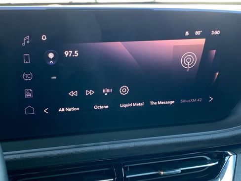 Used 2025 Buick Envista Sport Touring image 21