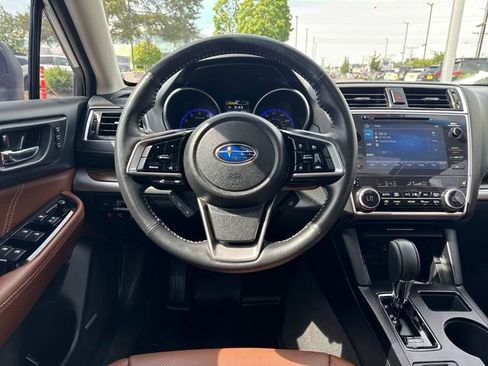Used 2019 Subaru Outback 3.6R Touring AWD/4WD image 17
