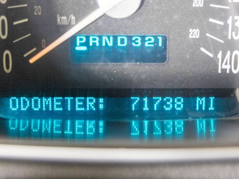 Used 2004 Chevrolet SSR w/ Preferred Equipment Group RWD image 34