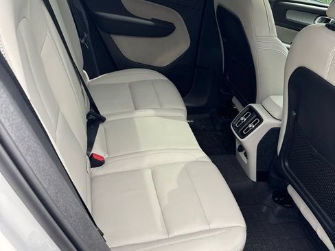 Used 2026 Volvo XC40 B5 Plus AWD/4WD image 4