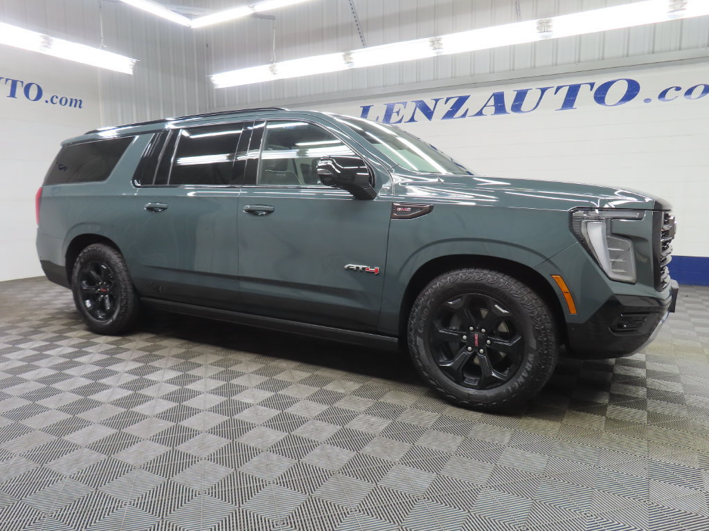 Used 2026 GMC Yukon XL AT4 Ultimate AWD/4WD image 3