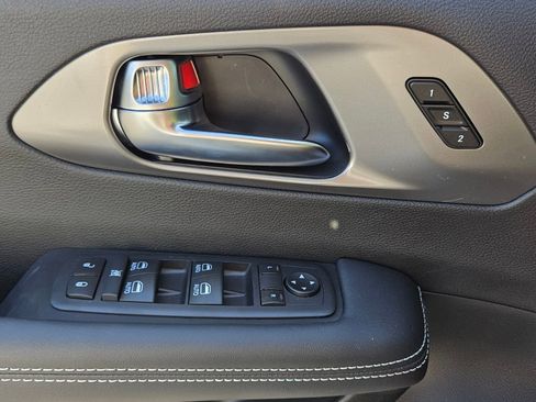 New 2026 Chrysler Pacifica Select image 29
