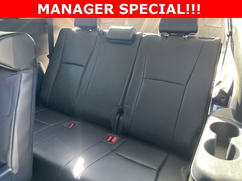 Used 2022 Toyota Highlander XLE image 14