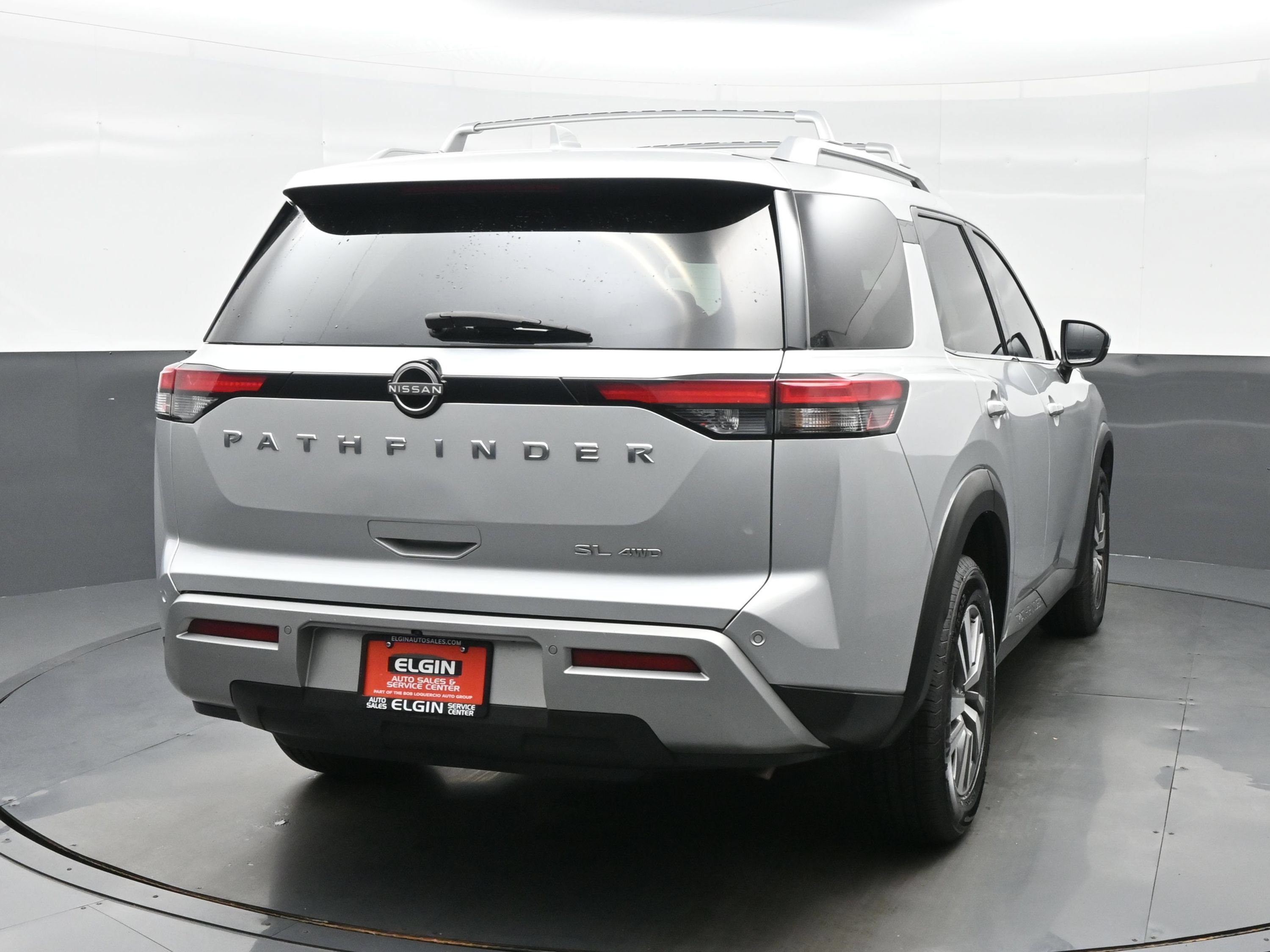 Used 2023 Nissan Pathfinder SL AWD/4WD image 5