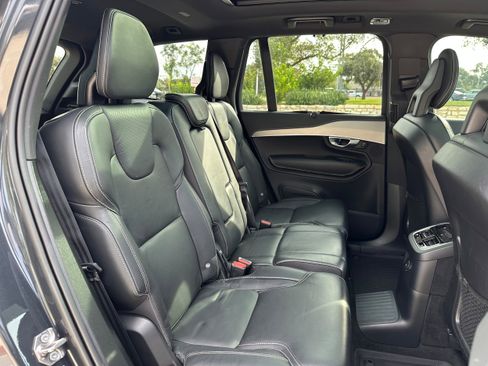 Used 2022 Volvo XC90 T8 R-Design w/ Advanced Package image 12