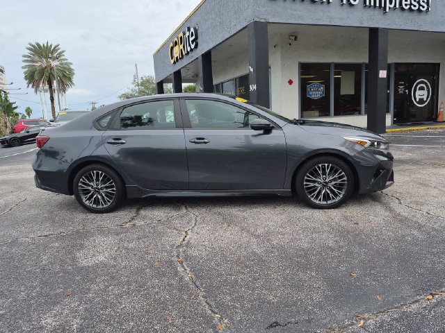Used 2022 Kia Forte GT-Line w/ GT-Line Premium Package FWD image 4