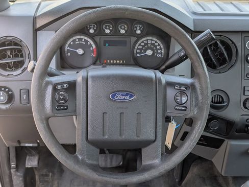 Used 2015 Ford F250 XL w/ Power Equipment Group image 11