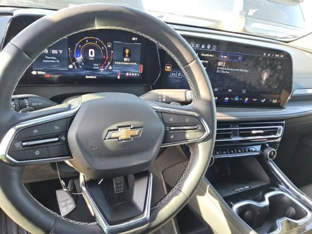 Used 2026 Chevrolet Traverse LT FWD image 4