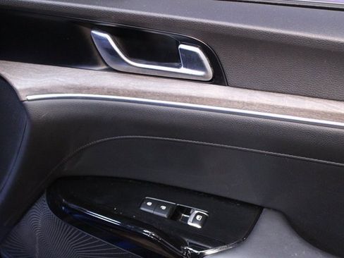 Used 2022 Kia K5 GT-Line image 9